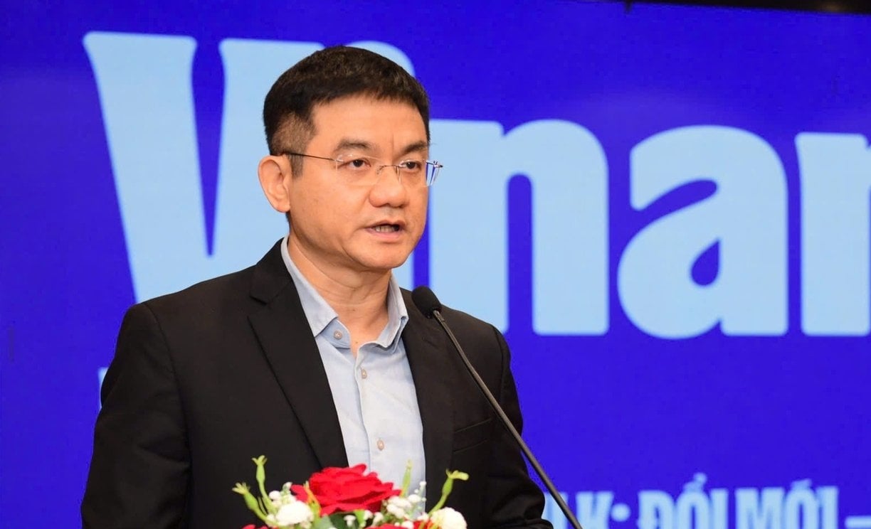 Ông Nguyễn Quang Trí - Giám đốc Điều hành Marketing Vinamilk chia sẻ các đề xuất, giải pháp nhằm nâng cao năng lực cạnh tranh của ngành sữa Việt Nam trong bối cảnh hội nhập sâu rộng. Ảnh: Hà Duyên. Ông Nguyễn Quang Trí - Giám đốc Điều hành Marketing Vinamilk chia sẻ các đề xuất, giải pháp nhằm nâng cao năng lực cạnh tranh của ngành sữa Việt Nam trong bối cảnh hội nhập sâu rộng. Ảnh: Hà Duyên.