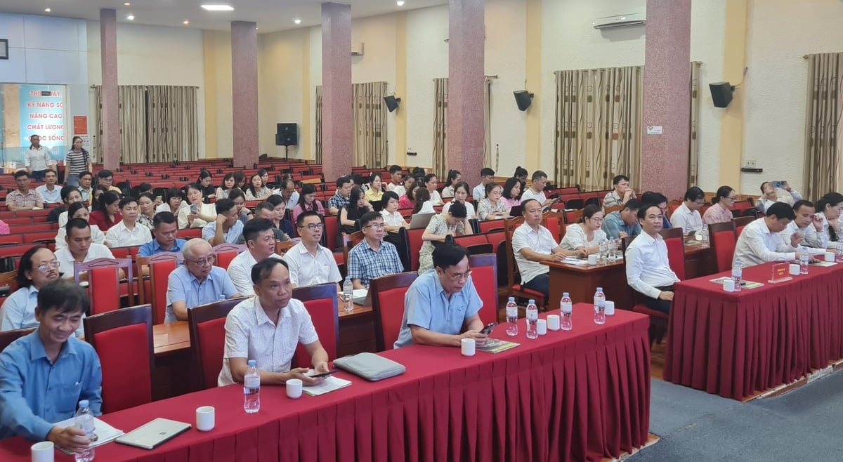 Hội thảo 'Áp dụng quy trình an toàn sinh học và tuần hoàn nâng cao hiệu quả sản xuất trong chăn nuôi trang trại nhỏ và hộ gia đình' mang đến những giải pháp thiết thực. Ảnh: Việt Khánh.