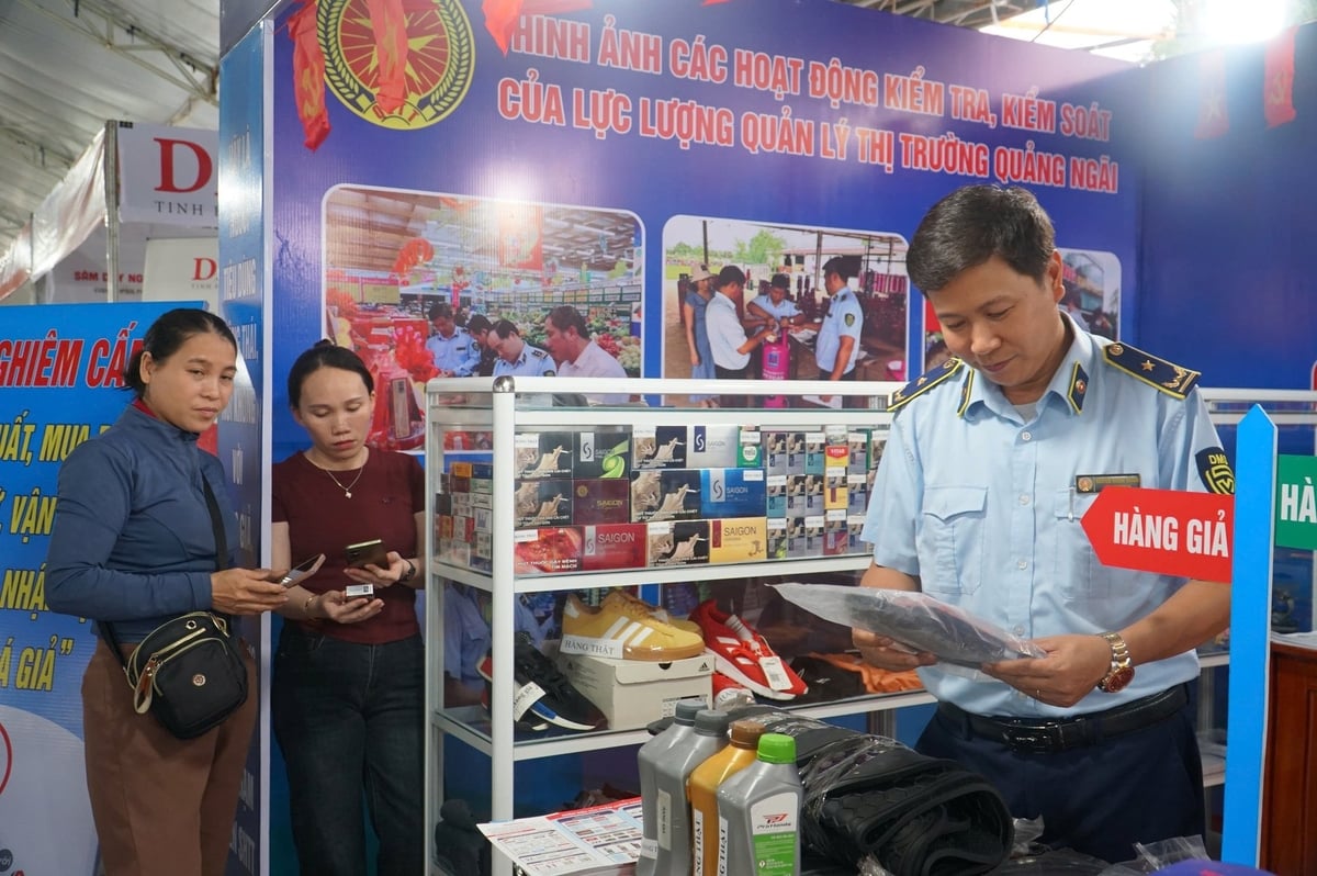 Gian hàng đối chứng tại hội chợ. Ảnh: Võ Hà. Gian hàng đối chứng tại hội chợ. Ảnh: Võ Hà.