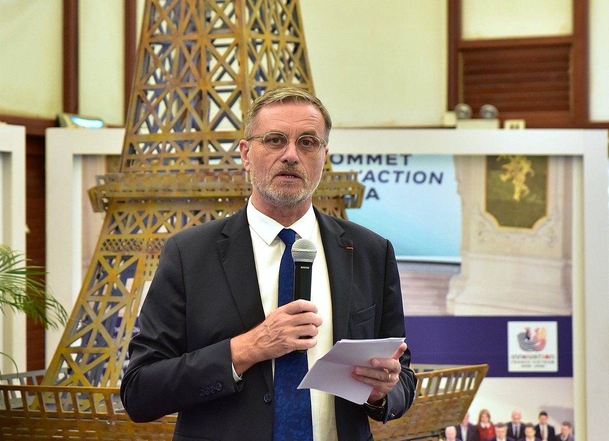 Theo Đại sứ Olivier Brochet phát biểu tại cuộc họp tổng kết dự án 3R4CSA, triển khai từ năm 2023 - 2025. Ảnh: Kiều Chi. 