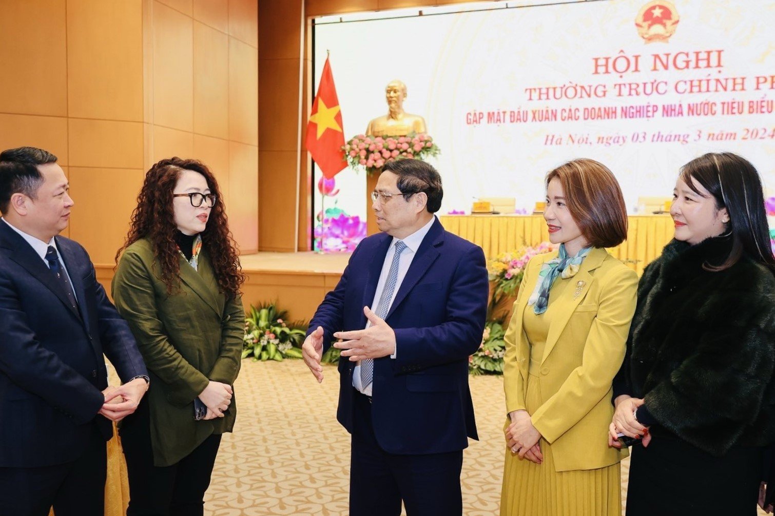 Thủ tướng Chính phủ Phạm Minh Chính (giữa) trao đổi với bà Bùi Thị Thanh Tâm và đại diện các doanh nghiệp tại Hội nghị Thường trực Chính phủ gặp mặt đầu xuân các doanh nghiệp nhà nước tiêu biểu trên toàn quốc ngày 3/3/2024. Ảnh: Vinafood 1. Thủ tướng Chính phủ Phạm Minh Chính (giữa) trao đổi với bà Bùi Thị Thanh Tâm và đại diện các doanh nghiệp tại Hội nghị Thường trực Chính phủ gặp mặt đầu xuân các doanh nghiệp nhà nước tiêu biểu trên toàn quốc ngày 3/3/2024. Ảnh: Vinafood 1.