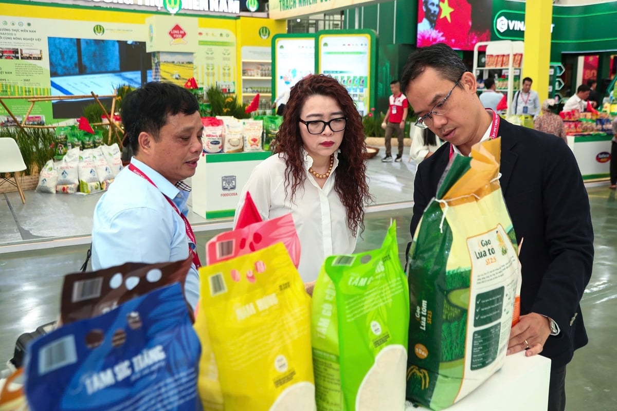 Bà Bùi Thị Thanh Tâm, Chủ tịch HĐTV Vinafood 1, tại Triển lãm thành tựu đất nước kỷ niệm 80 năm Quốc khánh. Ảnh: PH. Bà Bùi Thị Thanh Tâm, Chủ tịch HĐTV Vinafood 1, tại Triển lãm thành tựu đất nước kỷ niệm 80 năm Quốc khánh. Ảnh: PH.
