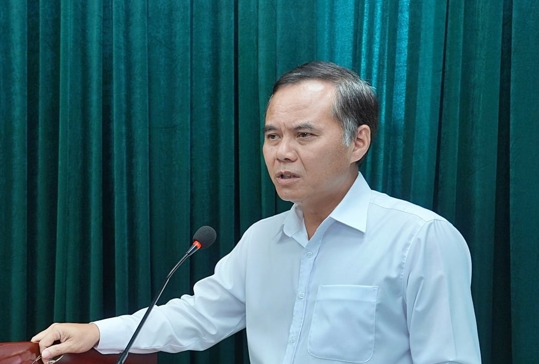 Ông Phạm Kim Đăng đề nghị tập trung nhiều hơn vào năng suất, chất lượng đàn bò sữa. Ảnh: Bảo Thắng.