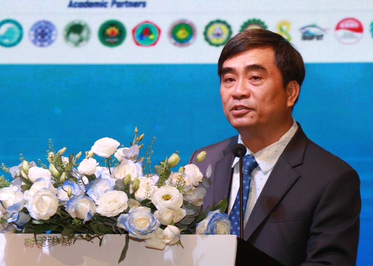 GS. TS. Phạm Quốc Hùng, Phó Hiệu trưởng Trường Đại học Nha Trang phát biểu tại Hội thảo quốc tế về Thủy sản và Nuôi trồng thủy sản (ICFA) 2025. Ảnh: KS.