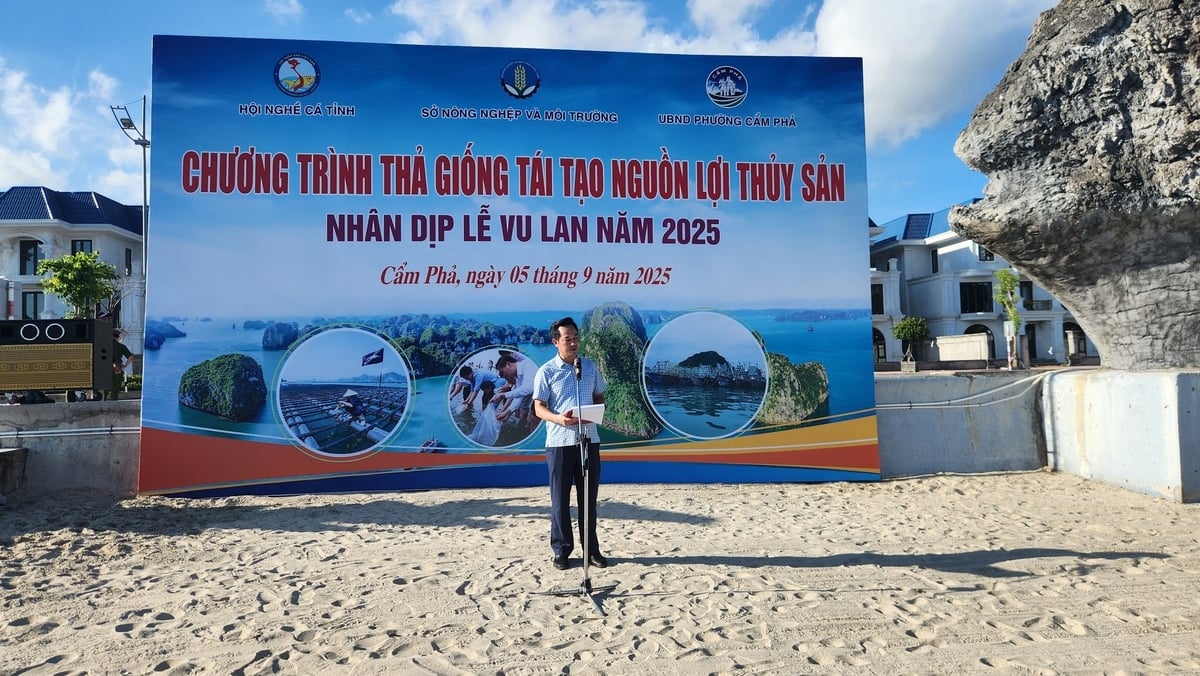 Ông Phan Thanh Nghị, Phó Giám đốc Sở Nông nghiệp và Môi trường tỉnh Quảng Ninh, phát biểu tại buổi lễ. Ảnh: Nguyễn Thành.