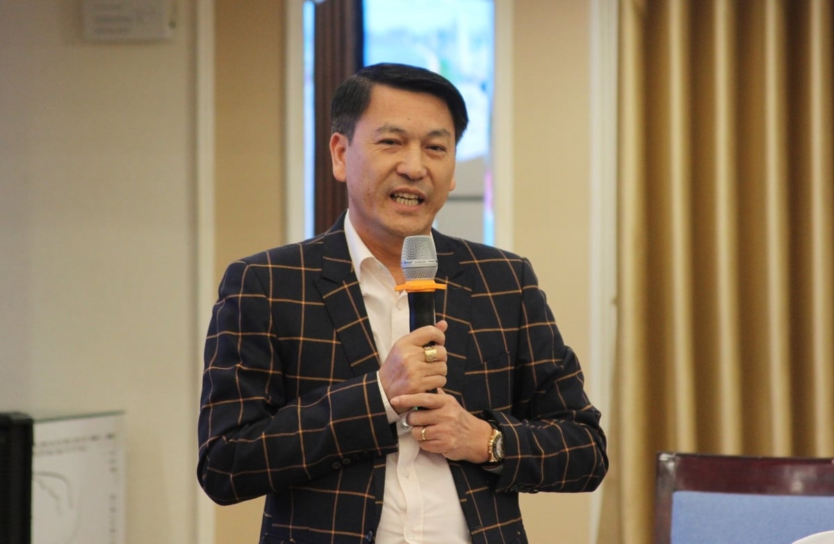 Doanh nhân Nguyễn Hoàng Anh, Chủ tịch Tập đoàn Nam Miền Trung chia sẻ tại hội nghị 'Phát triển tôm giống nước lợ' do Bộ Nông nghiệp và Môi trường tổ chức. Ảnh: Phương Chi.