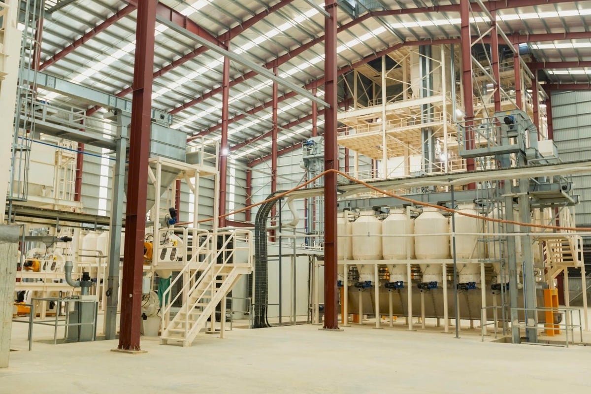 Việc ứng dụng công nghệ hiện đại, tự động giúp Xuân Thiện thuận lợi kiểm soát mọi khâu trong chuỗi dinh dưỡng của lợn, hạn chế tối đa các tác nhân trực tiếp mang mầm bệnh. Ảnh: XT.