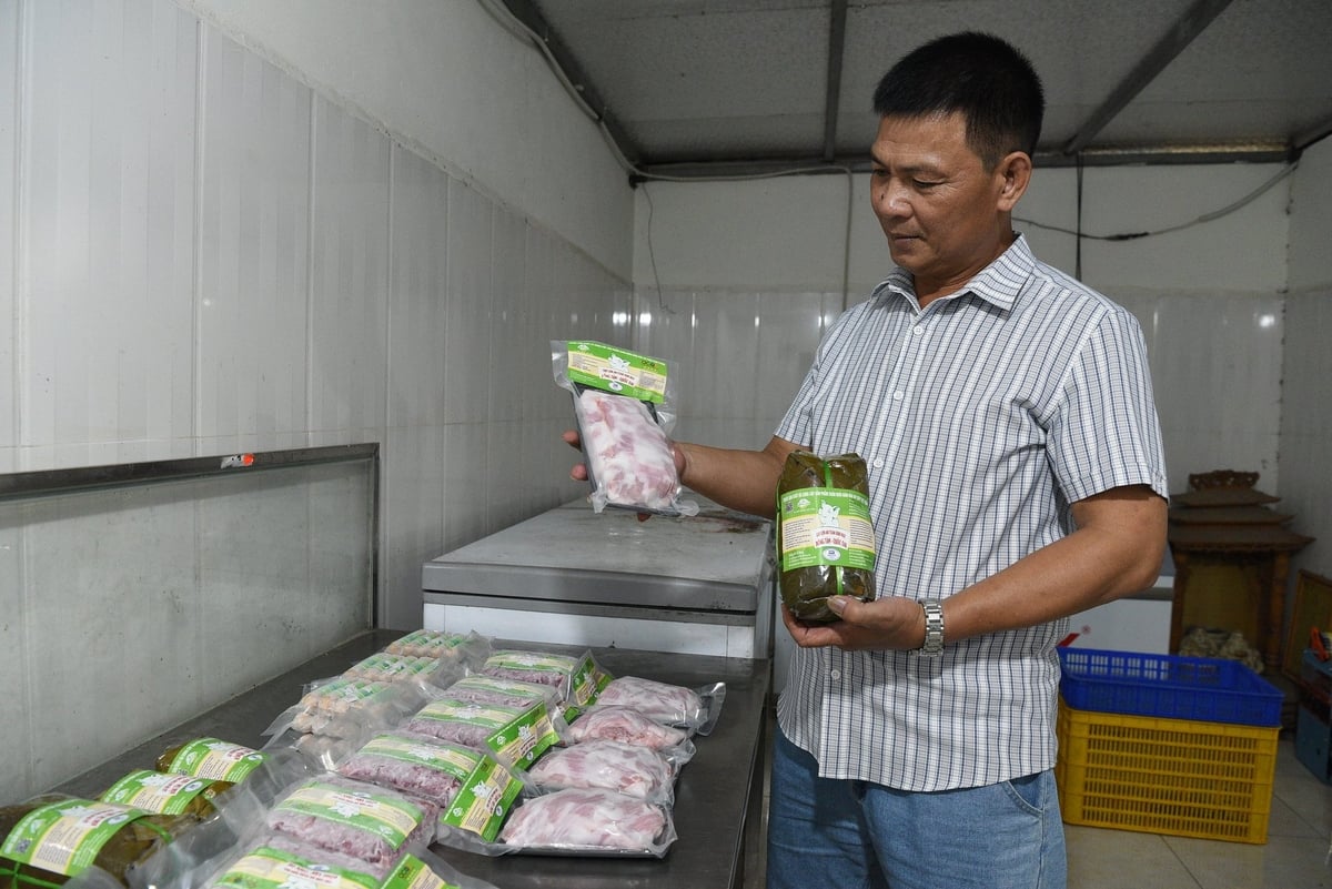 Sản phẩm thịt lợn sinh học của anh Nguyễn Đình Tường. Ảnh: Đinh Thanh Huyền.