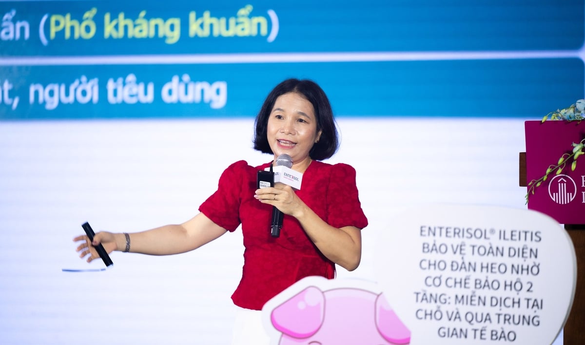 PGS.TS Võ Thị Trà An, Giảng viên cao cấp trường Đại học Nông lâm TP.HCM nhấn mạnh về các giải pháp ứng phó với thách thức kháng kháng sinh. Ảnh: BTC Hội thảo.