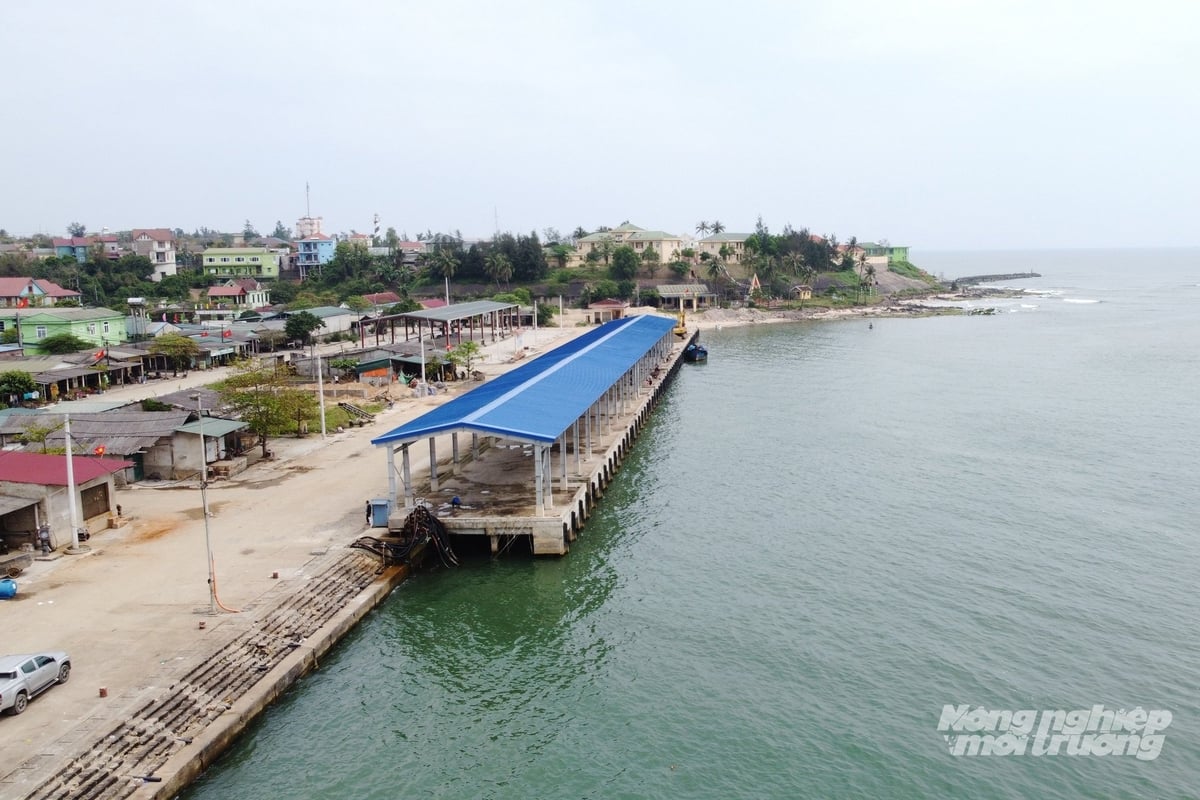 Hạ tầng nghề cá yếu kém cũng là một trở ngại trong công tác chống khai thác thủy sản IUU. Ảnh: Võ Dũng.