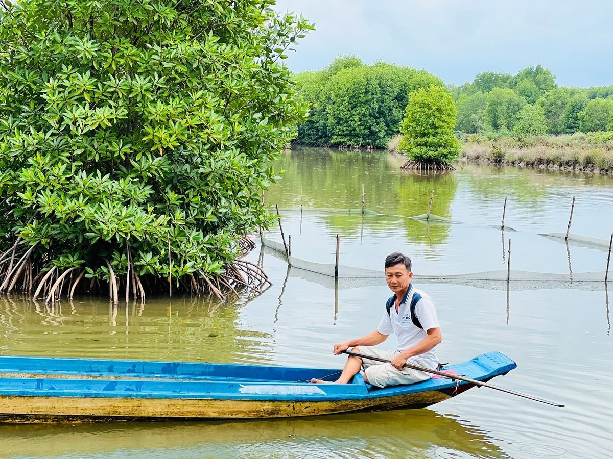 Mô hình tôm – cua – rừng của tỉnh Cà Mau đã được nhiều tổ chức quốc tế ghi nhận là hình mẫu kinh tế xanh. Ảnh: Trọng Linh.