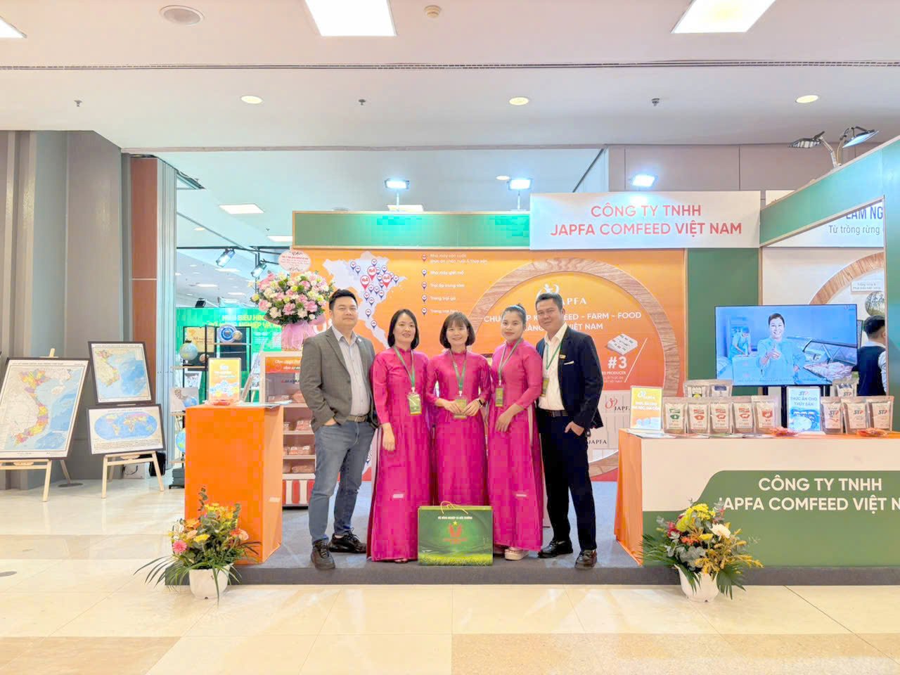 Công ty Japfa Comfeed Việt Nam giới thiệu mô hình nông nghiệp công nghệ cao tại Lễ kỷ niệm 80 năm Ngày truyền thống ngành Nông nghiệp và Môi trường (1945-2025).