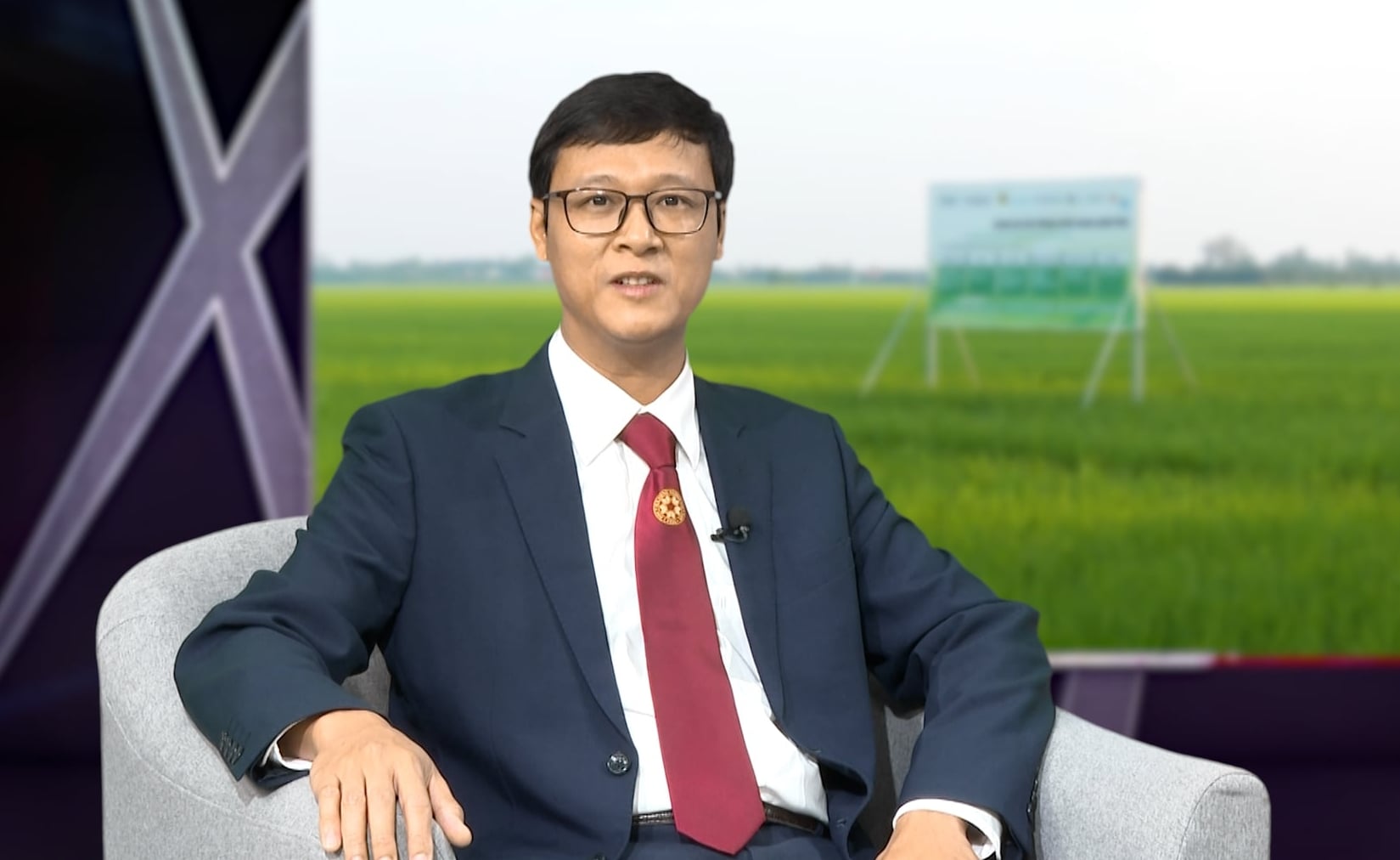 TS. Vũ Duy Hoàng, Phó Giám đốc Trung tâm Nông nghiệp hữu cơ, Khoa Nông học, Học viện Nông nghiệp Việt Nam chia sẻ, để người nông dân chủ động chuyển sang trồng lúa phát thải thấp, phải là sự kết hợp của kỹ thuật - thị trường - và tư duy sản xuất. Ảnh: Duy Học. TS. Vũ Duy Hoàng, Phó Giám đốc Trung tâm Nông nghiệp hữu cơ, Khoa Nông học, Học viện Nông nghiệp Việt Nam chia sẻ, để người nông dân chủ động chuyển sang trồng lúa phát thải thấp, phải là sự kết hợp của kỹ thuật - thị trường - và tư duy sản xuất. Ảnh: Duy Học.