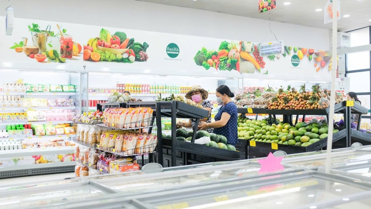 San Hà chuẩn bị khoảng 65% sản lượng so với các năm trước. Tuy vậy, doanh nghiệp vẫn đẩy mạnh chế biến sâu, đa dạng hóa sản phẩm và tham gia chương trình bình ổn giá, giữ nhịp thị trường. Ảnh: T.T.