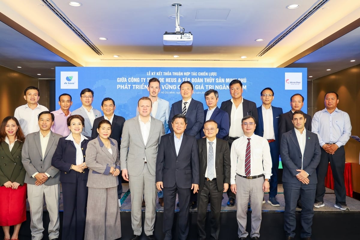 Các đại biểu tham dự Lễ ký kết hợp tác chiến lược giữa De Heus và Minh Phú vào ngày 18/12. Ảnh: ST.
