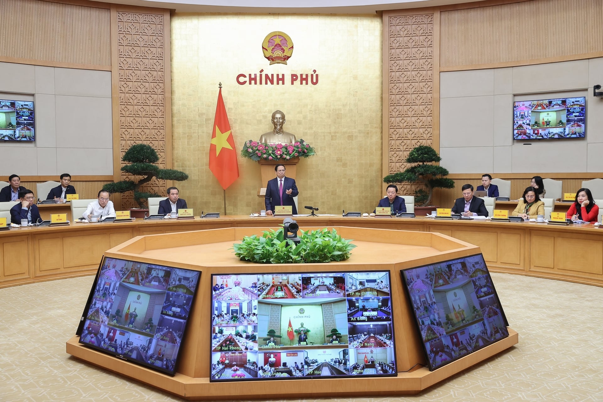 Thủ tướng Chính phủ Phạm Minh Chính chủ trì cuộc họp lần thứ 26 của Ban Chỉ đạo quốc gia chống khai thác IUU. Ảnh: VGP.