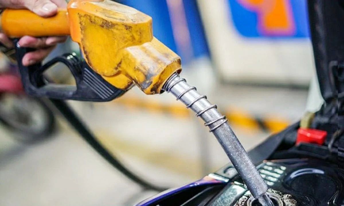 Giá xăng dầu hôm nay 3.2: Lao dốc sau tín hiệu hạ nhiệt địa chính trị - Ảnh 1