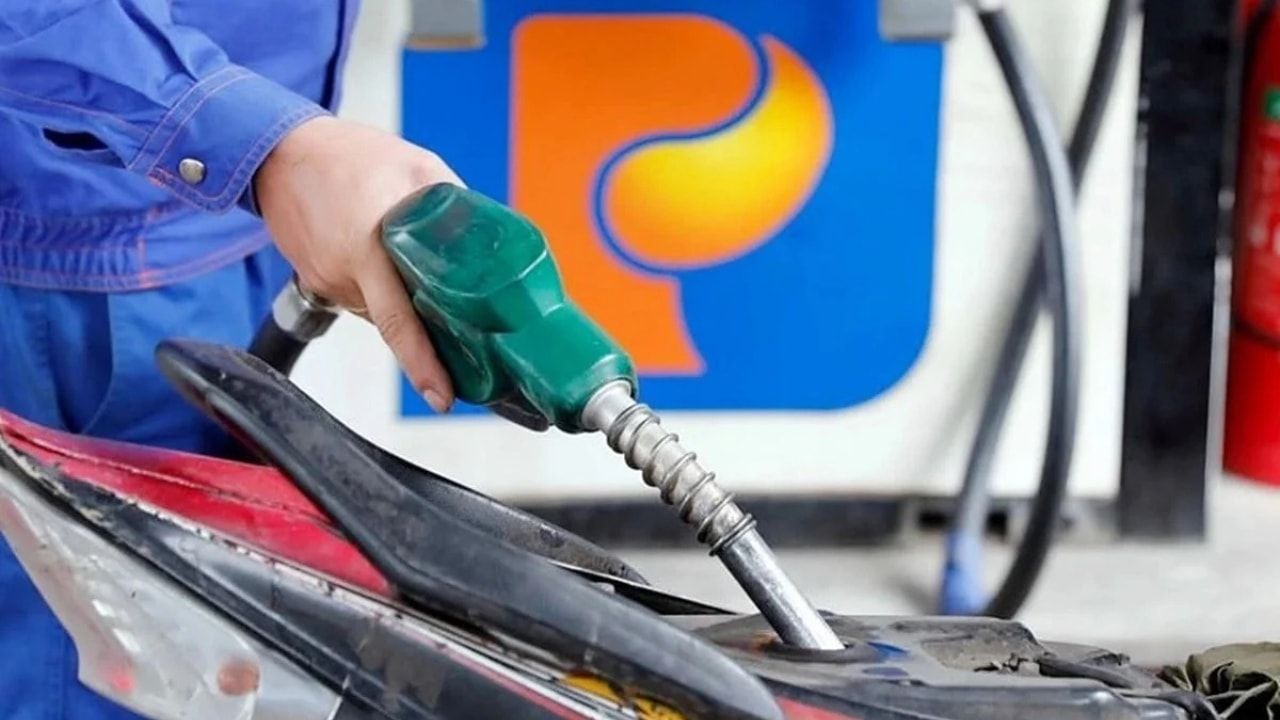 Giá xăng dầu hôm nay 28.2: Giá tăng nhẹ, tồn kho Mỹ gây sức ép - Ảnh 1