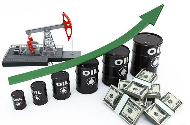 Giá dầu thế giới vượt 110 USD: Kịch bản nào cho giá xăng trong nước? - Ảnh 1