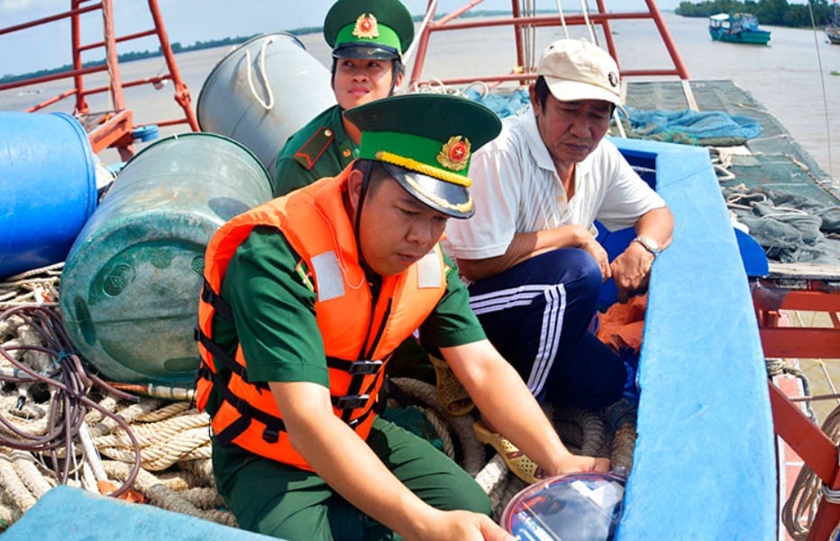 Việc nâng mức phạt kịch trần đối với các hành vi can thiệp, tháo gỡ VMS thể hiện quyết tâm cao độ của Việt Nam trong việc gỡ 'thẻ vàng' EC. Ảnh: Văn Dương. Việc nâng mức phạt kịch trần đối với các hành vi can thiệp, tháo gỡ VMS thể hiện quyết tâm cao độ của Việt Nam trong việc gỡ 'thẻ vàng' EC. Ảnh: Văn Dương.