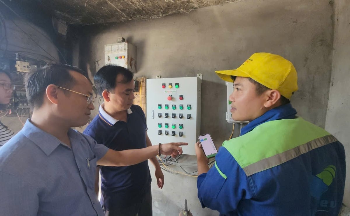 Công nghệ tự động hóa trong chăn nuôi được Trung tâm Khuyến nông Hải Phòng hỗ trợ áp dụng tại mô hình. Ảnh: Đinh Mười.