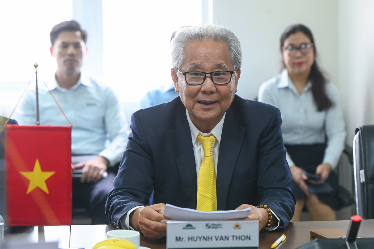 Ông Huỳnh Văn Thòn, Chủ tịch Tập đoàn Lộc Trời chia sẻ tại sự kiện. Ảnh: Tùng Đinh.