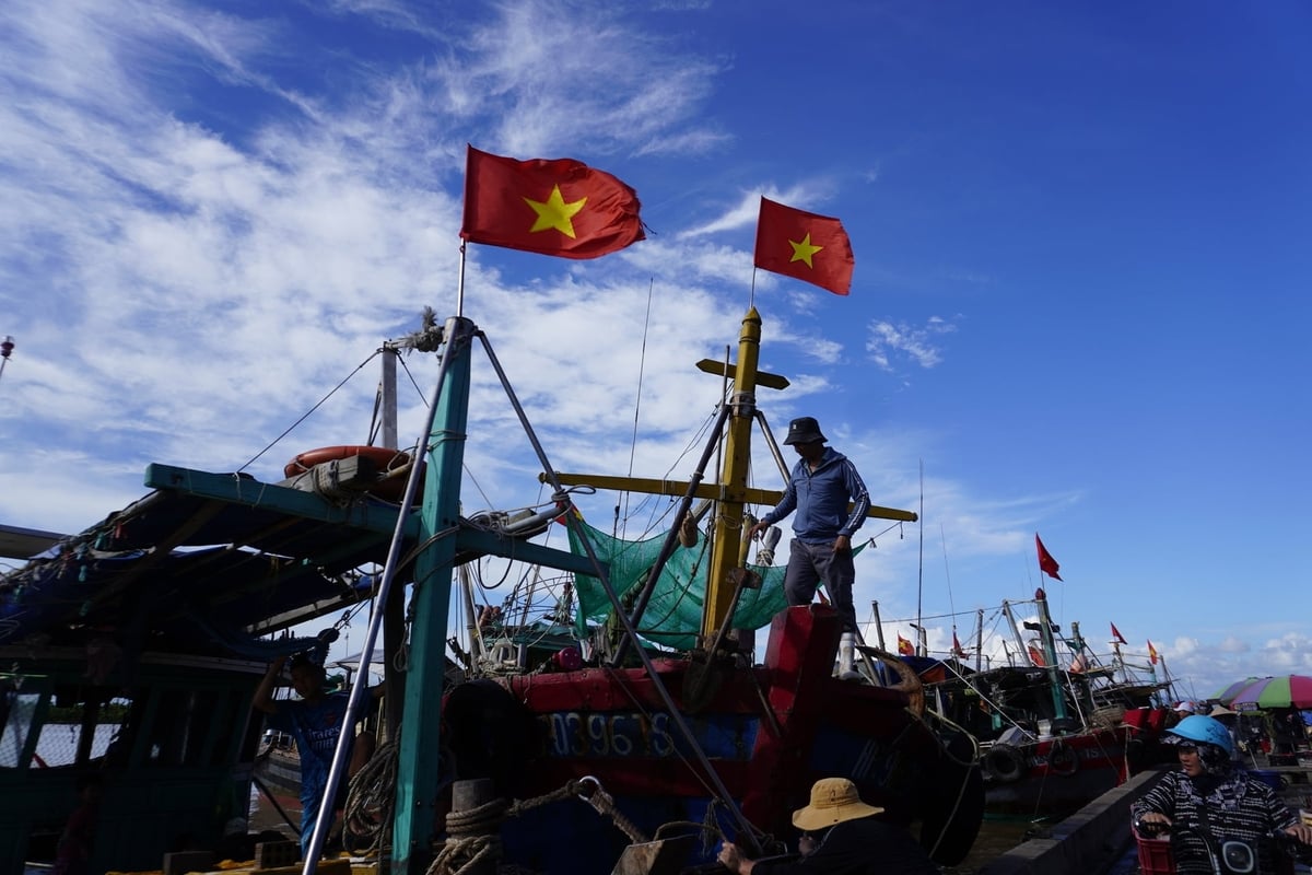 Đằng sau những con số tăng trưởng ấn tượng của ngành thủy sản là sự đóng góp bền bỉ của hàng triệu ngư dân - lực lượng trực tiếp tạo nên giá trị và giữ nhịp cho toàn ngành. Ảnh: Hồng Thắm.
