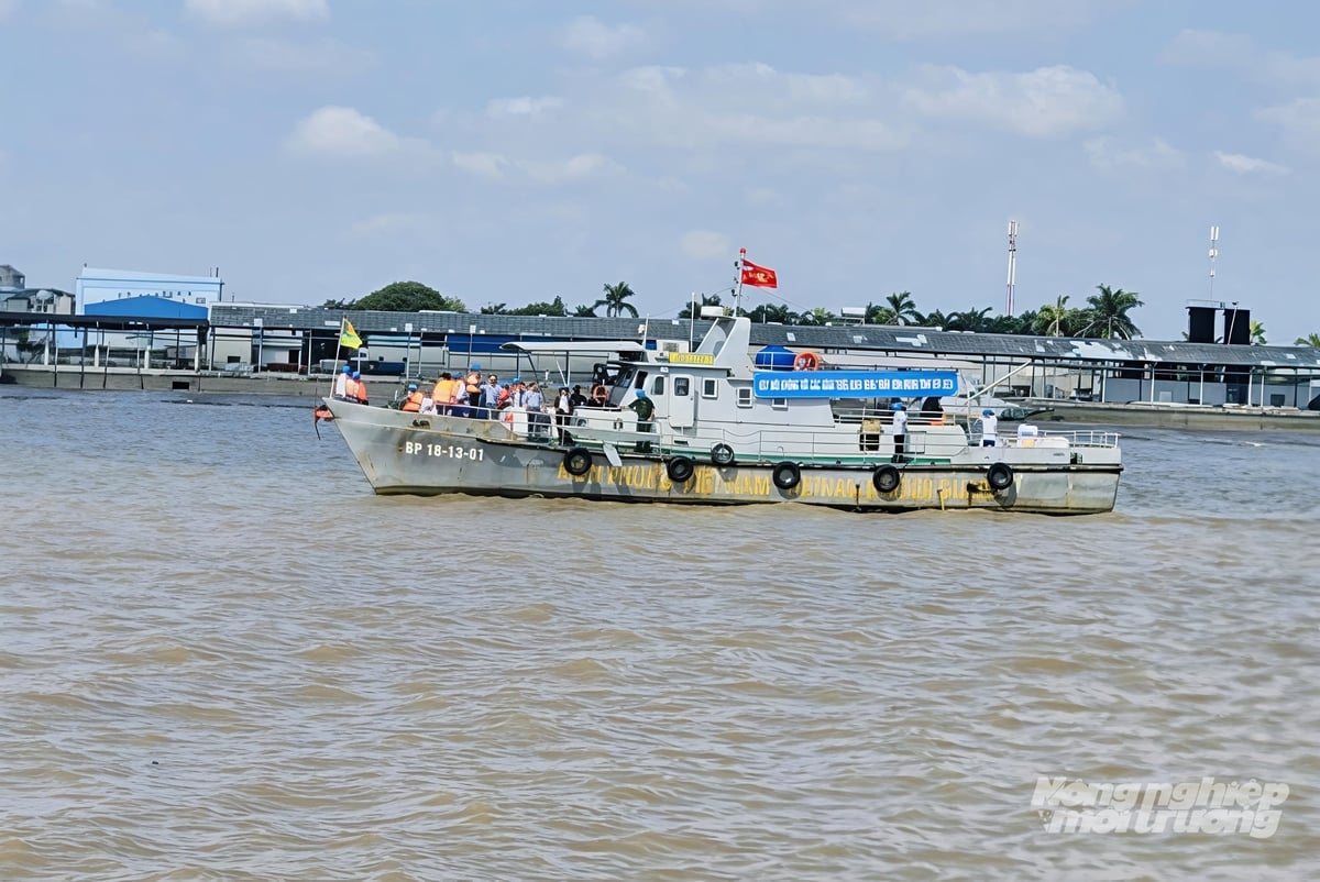 Sở Nông nghiệp và Môi trường TP Cần Thơ phát động phong trào mỗi người dân, nhất là bà con ngư dân chấp hành tốt các quy định về khai thác thủy sản. Ảnh: Kim Anh.