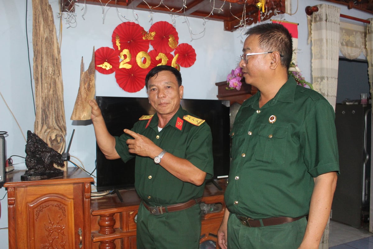 Ông Ngọc chia sẻ hành trình đánh thức loài cây 'vương giả'. Ảnh: Trần Trung.