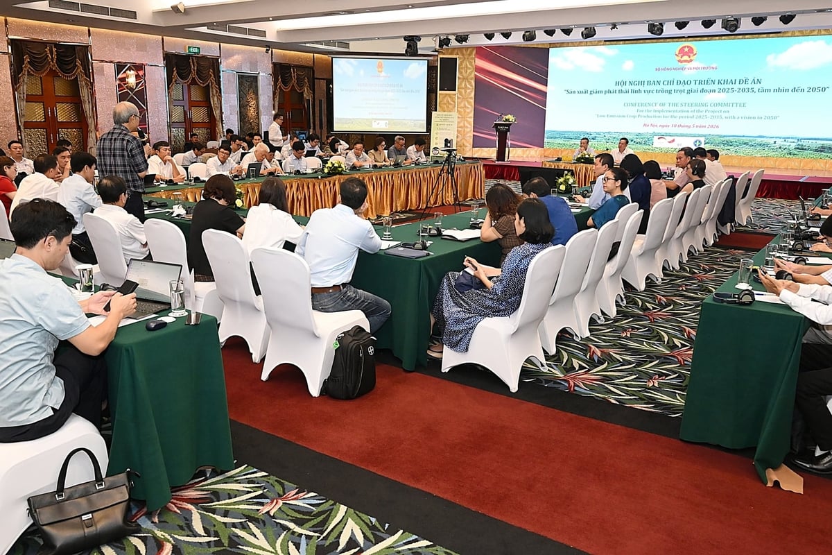 Hội nghị Ban Chỉ đạo triển khai Đề án 'Sản xuất trồng trọt giảm phát thải giai đoạn 2025 - 2035, tầm nhìn đến 2050' do Bộ Nông nghiệp và Môi trường tổ chức tại Hà Nội ngày 18/5. Ảnh: Bảo Thắng. Hội nghị Ban Chỉ đạo triển khai Đề án 'Sản xuất trồng trọt giảm phát thải giai đoạn 2025 - 2035, tầm nhìn đến 2050' do Bộ Nông nghiệp và Môi trường tổ chức tại Hà Nội ngày 18/5. Ảnh: Bảo Thắng.