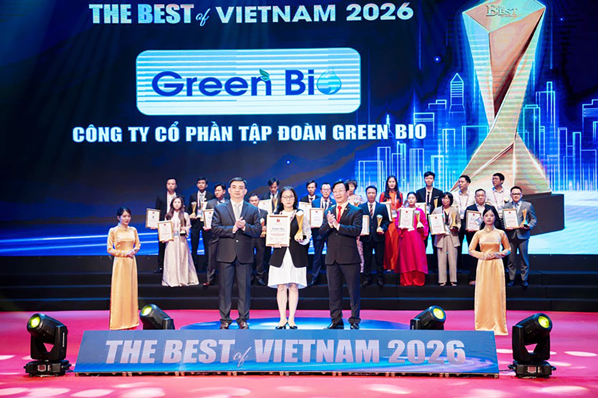 Tập đoàn Green Bio vừa được trao tặng giải thưởng 'Thương hiệu Nông nghiệp xanh tiêu biểu Việt Nam'. Tập đoàn Green Bio vừa được trao tặng giải thưởng 'Thương hiệu Nông nghiệp xanh tiêu biểu Việt Nam'.