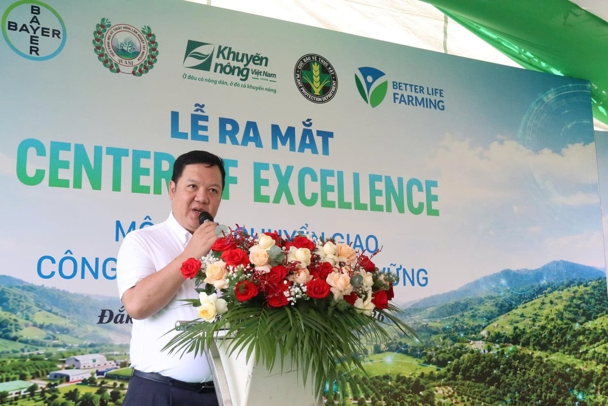 TS Phan Việt Hà, Phó Viện trưởng phụ trách Viện Khoa học kỹ thuật Nông lâm nghiệp Tây Nguyên phát biểu tại buổi lễ. Ảnh: Tuấn Trần.