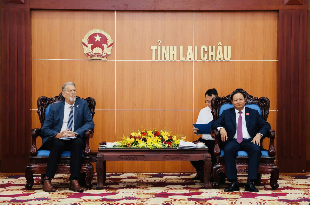 Trên cơ sở quy hoạch đã được phê duyệt, tỉnh Lai Châu cam kết áp dụng các cơ chế ưu đãi linh hoạt, tạo mọi điều kiện thuận lợi nhất để Tập đoàn Mavin triển khai các hoạt động nghiên cứu, khảo sát và đầu tư đạt hiệu quả cao nhất trên địa bàn. Ảnh: Đinh Lan.