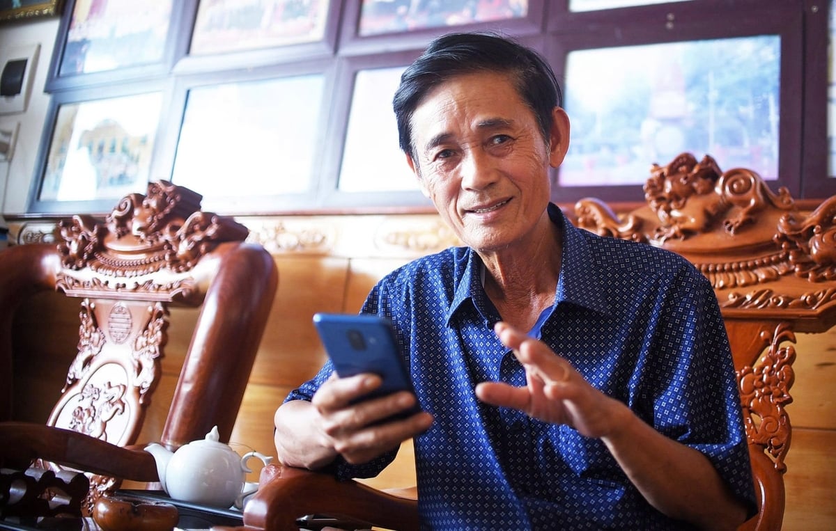 Lão ngư Bùi Thanh Ninh nói về khát vọng của mình với biển cả. Ảnh: V.Đ.T.