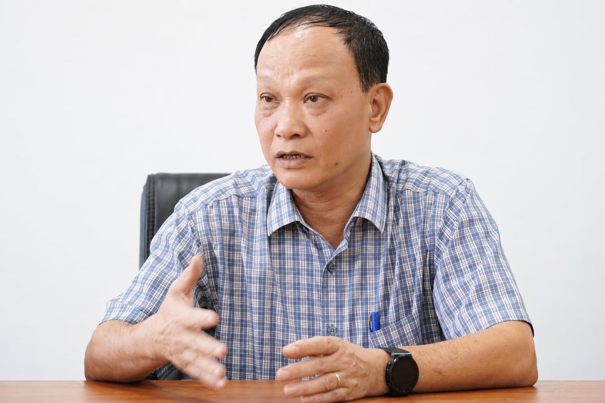 Ông Đỗ Quý Phương, Phó Giám đốc Sở Nông nghiệp và Môi trường Hưng Yên cho biết, thời gian tới, tỉnh tiếp tục có cơ chế, chính sách hỗ trợ người dân đầu tư công nghệ trong nuôi tôm, nuôi ngao và các loài thủy sản đặc sản. Ảnh: Duy Học.