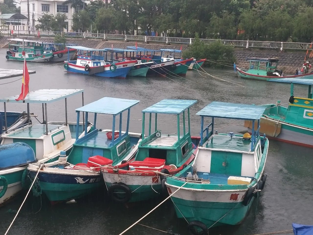 Chủ tàu cá tại Đắk Lắk được hỗ trợ tới 70% giá trị tàu khi giải bản. Ảnh: Trần Thọ. Chủ tàu cá tại Đắk Lắk được hỗ trợ tới 70% giá trị tàu khi giải bản. Ảnh: Trần Thọ.