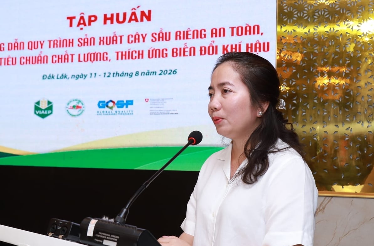 Bà Đặng Thị Thủy, Phó Giám đốc Sở Nông nghiệp và Môi trường tỉnh Đắk Lắk phát biểu tại buổi tập huấn. Ảnh: Trần Thọ.