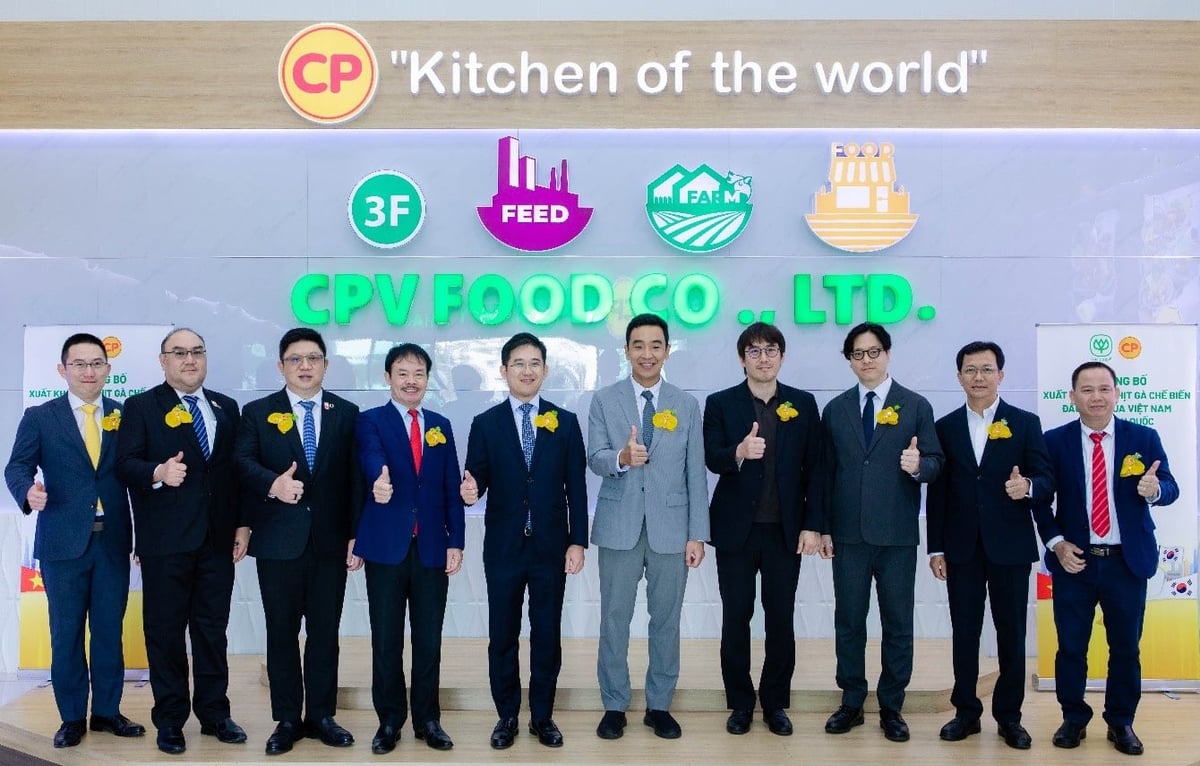 Các đại biểu chụp ảnh lưu niệm tại sự kiện, đánh dấu cột mốc quan trọng của ngành nông nghiệp, thực phẩm Việt Nam. Ảnh: C.P. Việt Nam. Các đại biểu chụp ảnh lưu niệm tại sự kiện, đánh dấu cột mốc quan trọng của ngành nông nghiệp, thực phẩm Việt Nam. Ảnh: C.P. Việt Nam.
