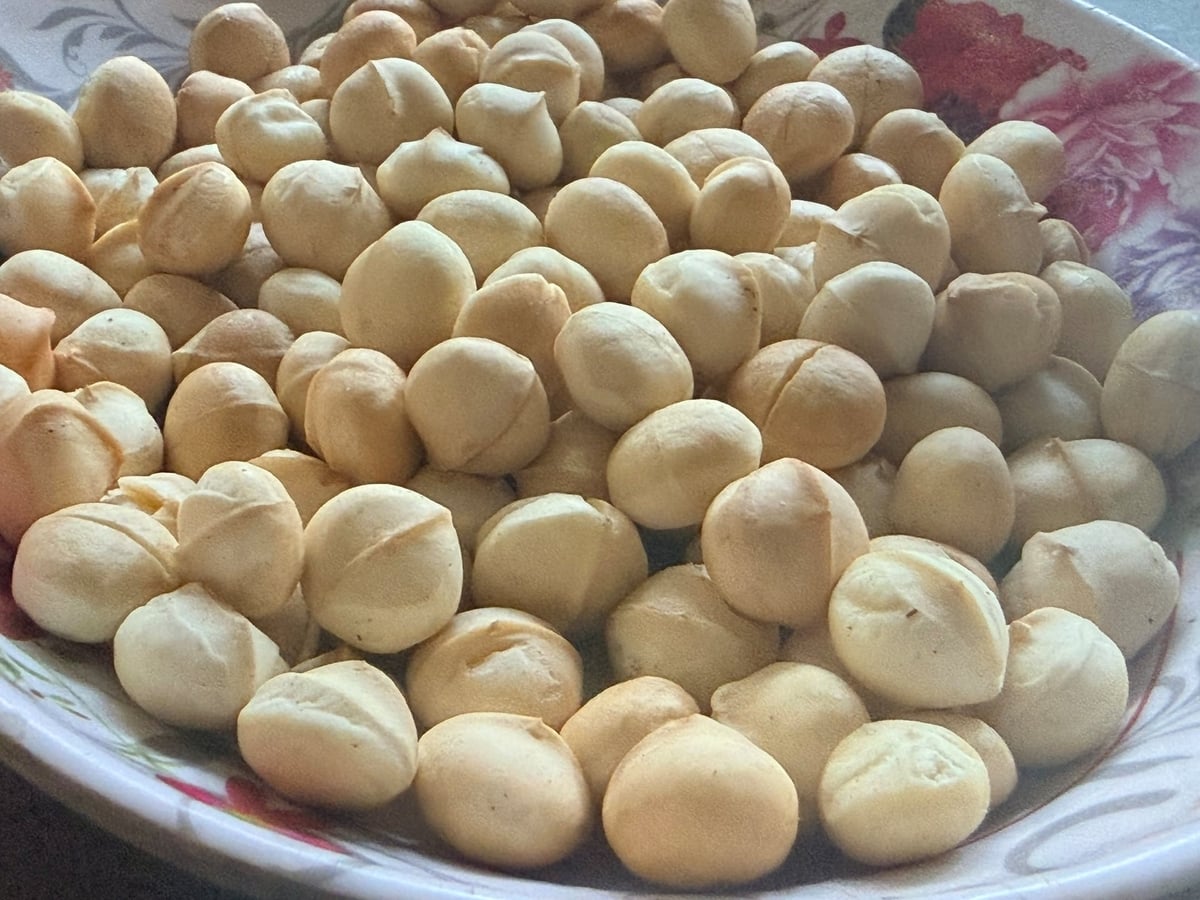Chế biến sâu giúp hạt mắc ca tăng giá trị so với bán quả tươi. Ảnh: Võ Hà. Chế biến sâu giúp hạt mắc ca tăng giá trị so với bán quả tươi. Ảnh: Võ Hà.