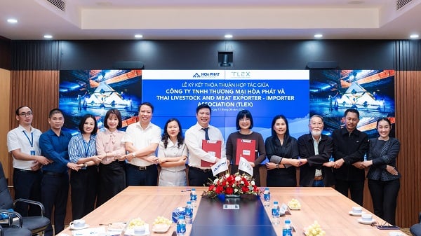 Lễ ký kết thỏa thuận hợp tác giữa Công ty TNHH Thương mại Hòa Phát và Thai Livestock Meat Exporter- Importer Association (TLEX). Ảnh: Hòa Phát.