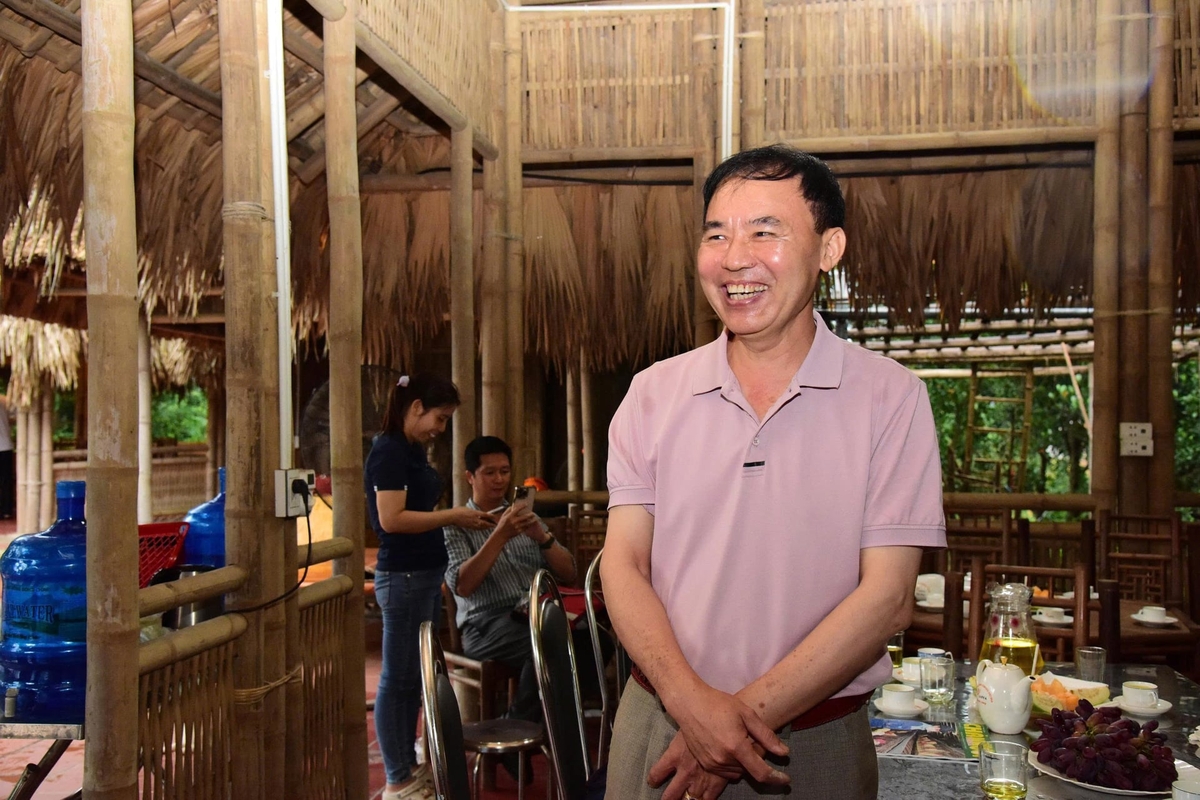 Phong thái điềm nhiên của tỷ phú nông dân Nguyễn Mạnh Hải. Ảnh: Minh Phúc.