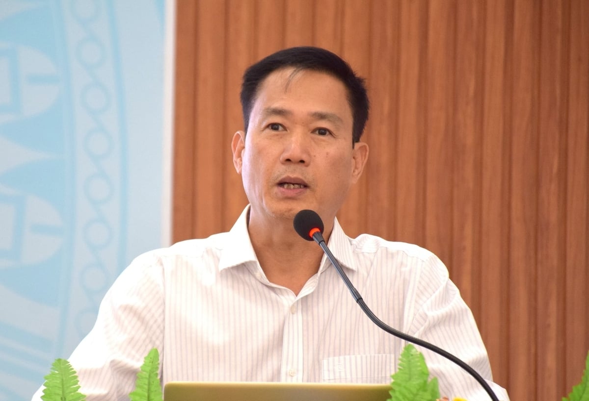 Ông Nguyễn Anh Toàn, Phó Tổng Giám đốc Công ty Cổ phần Đầu tư nông nghiệp Việt - Hàn, phát biểu tại hội nghị tổng kết mô hình thí điểm sử dụng EB-L trong chăn nuôi. Ảnh: V.Đ.T. Ông Nguyễn Anh Toàn, Phó Tổng Giám đốc Công ty Cổ phần Đầu tư nông nghiệp Việt - Hàn, phát biểu tại hội nghị tổng kết mô hình thí điểm sử dụng EB-L trong chăn nuôi. Ảnh: V.Đ.T.