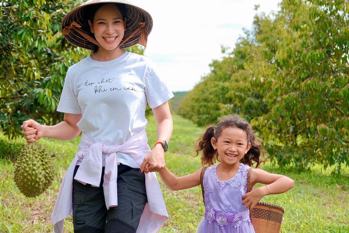 Nông trại sầu riêng Nữ Hoàng là một điểm đến sinh thái, môi trường trong lành, phù hợp tham quan du lịch gia đình, nơi vui chơi cho trẻ em. Ảnh: Thế Tùng.