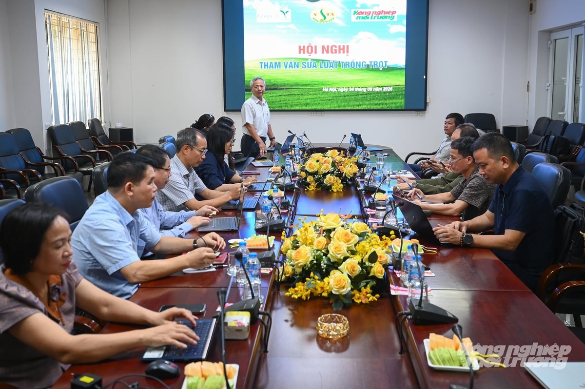 Hội nghị lắng nghe ý kiến liên quan vấn đề đăng ký, quản lý giống cây trồng do Hiệp hội Thương mại Giống cây trồng, CropLife Việt Nam và Báo Nông nghiệp và Môi trường tổ chức. Ảnh: Tùng Đinh.