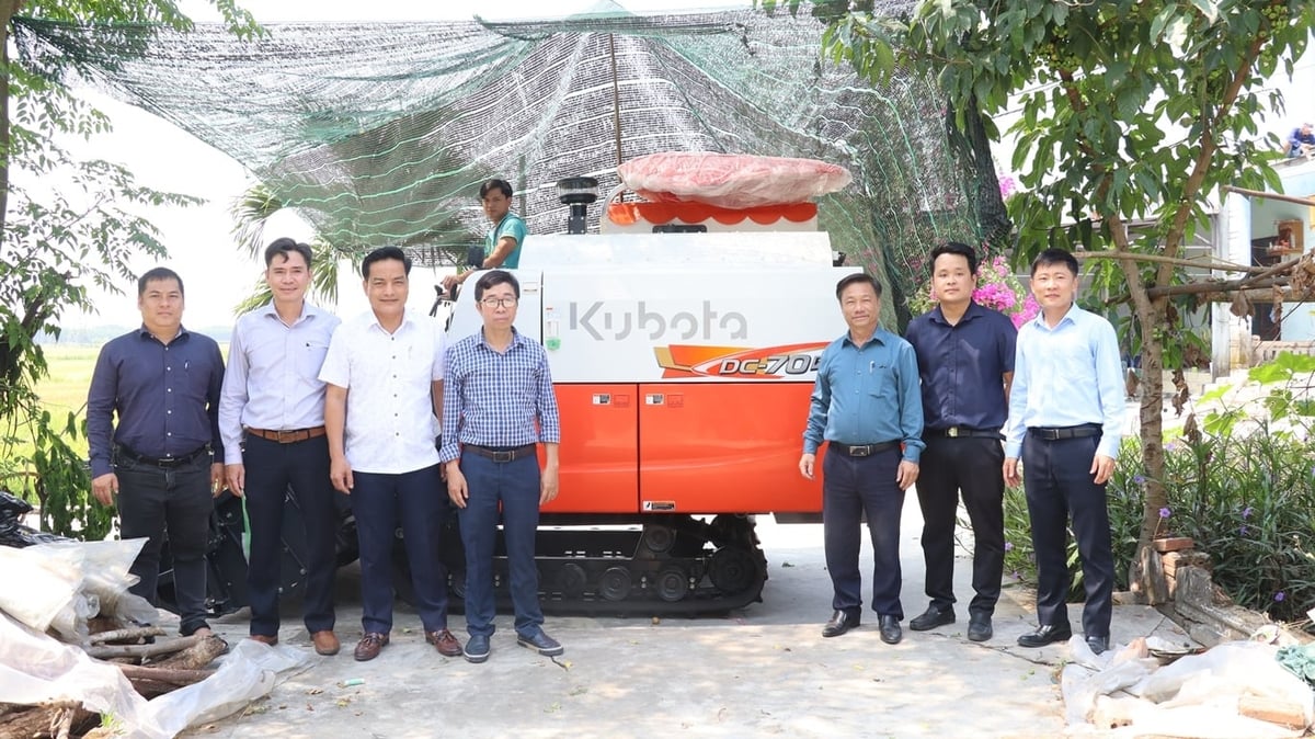 Hoạt động hỗ trợ cơ giới hóa góp phần nâng cao hiệu quả sản xuất, thúc đẩy chuyển đổi phương thức canh tác của nông dân Đà Nẵng. Ảnh: Lan Anh. Hoạt động hỗ trợ cơ giới hóa góp phần nâng cao hiệu quả sản xuất, thúc đẩy chuyển đổi phương thức canh tác của nông dân Đà Nẵng. Ảnh: Lan Anh.