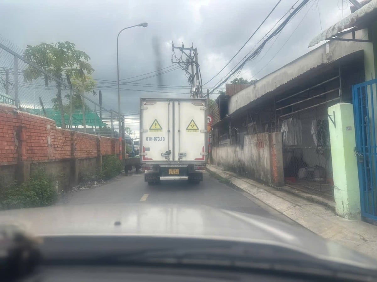 Lực lượng Chi cục Chăn nuôi và Thú y TP.HCM là đơn vị nắm thông tin đầu tiên, sau đó mất nhiều thời gian bám địa bàn để tìm ra nơi sử dụng chất cấm và phối hợp xử lý. Ảnh: Chi cục Chăn nuôi  và Thú y TP.HCM.