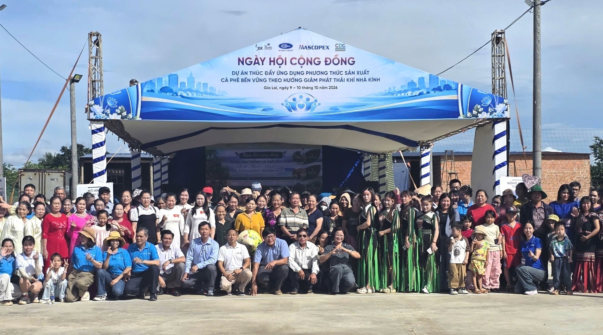 Mascopex tổ chức ngày hội cộng đồng trong hoạt động của dự án. Ảnh: Tuấn Anh.