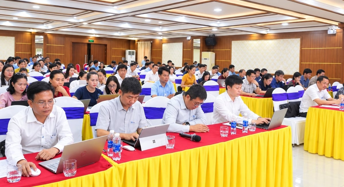 Hướng dẫn quy trình kê khai cho cán bộ chuyên môn. Ảnh: T.Nga. Hướng dẫn quy trình kê khai cho cán bộ chuyên môn. Ảnh: T.Nga.