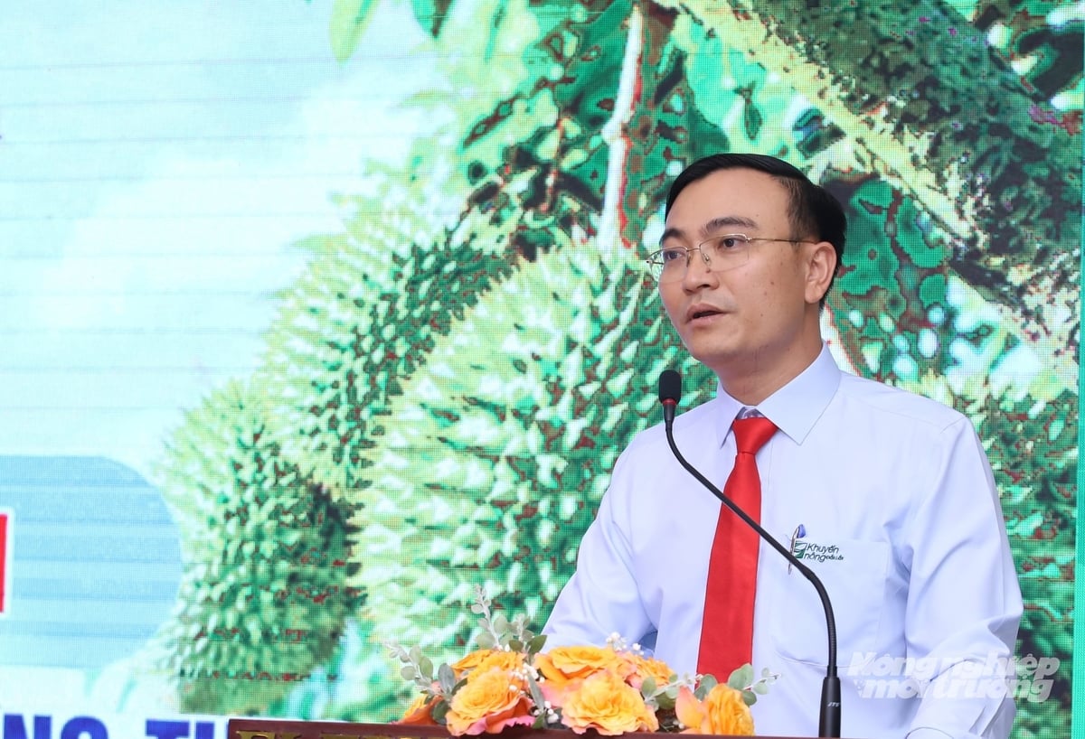 Ông Đình Văn Đang, Giám đốc Trung tâm Khuyến nông Đắk Lắk cho biết đơn vị đã xây dựng kế hoạch hành động, ưu tiên bố trí nhân lực và kinh phí để triển khai chiến dịch chuẩn hóa mã số vùng trồng sầu riêng. Ảnh: Tài Đại. Ông Đình Văn Đang, Giám đốc Trung tâm Khuyến nông Đắk Lắk cho biết đơn vị đã xây dựng kế hoạch hành động, ưu tiên bố trí nhân lực và kinh phí để triển khai chiến dịch chuẩn hóa mã số vùng trồng sầu riêng. Ảnh: Tài Đại.