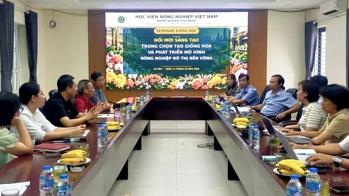 Toàn cảnh hội thảo khoa học quốc tế về đổi mới sáng tạo trong chọn giống hoa vừa diễn ra tại Hà Nội. Ảnh: Mai Đan.